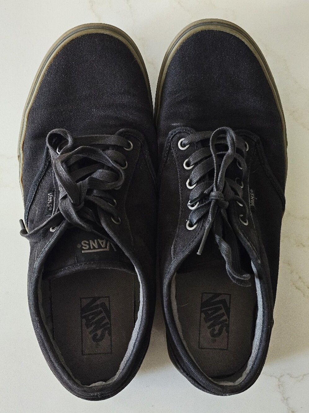 Vans Black Canvas Gum Sole Low Top Sneakers Men’s Size 12
